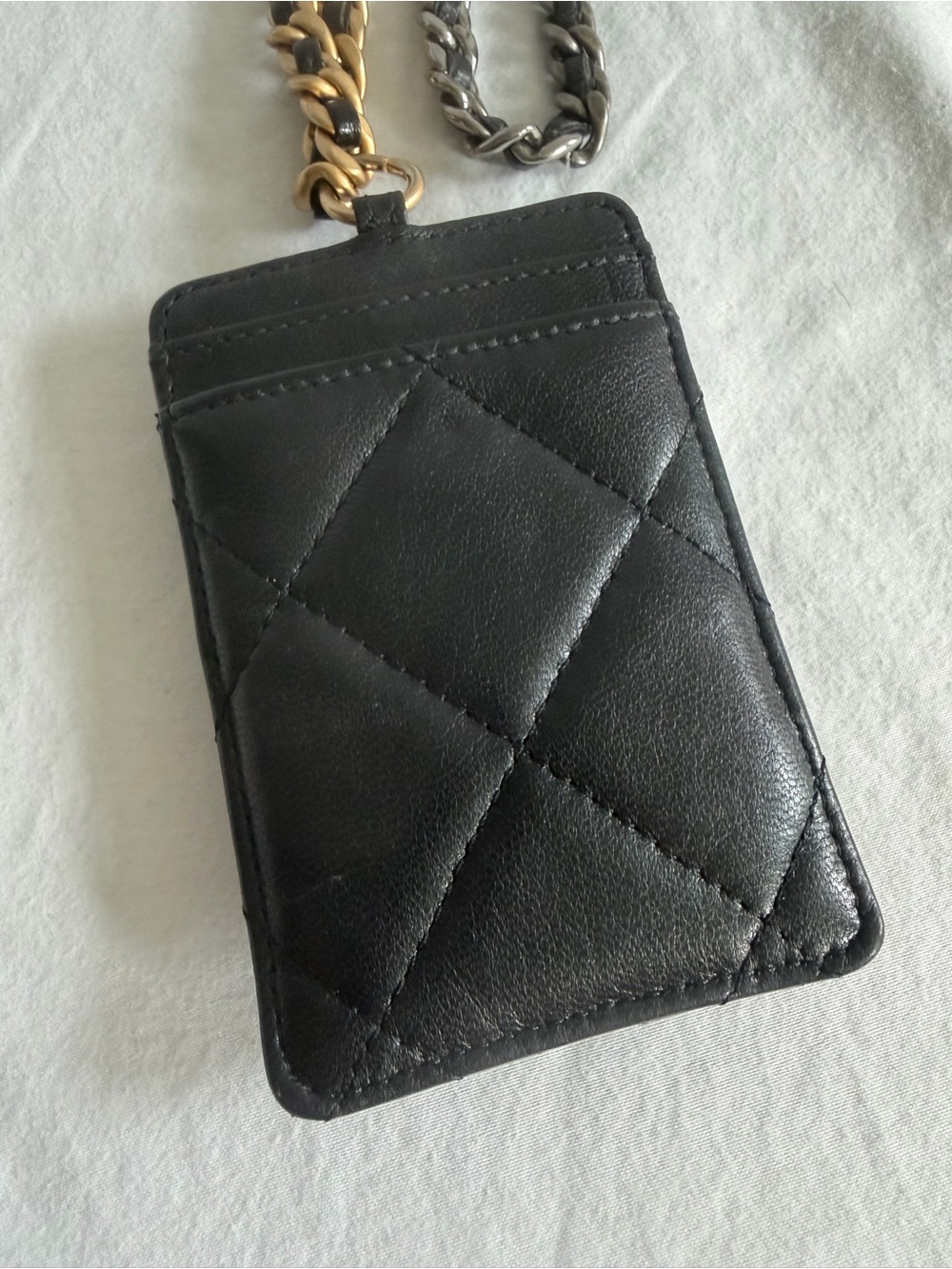 Shiny Goatskin Quilted CHANEL 19 Card Holder On Chain Black - Picture 5 of 7